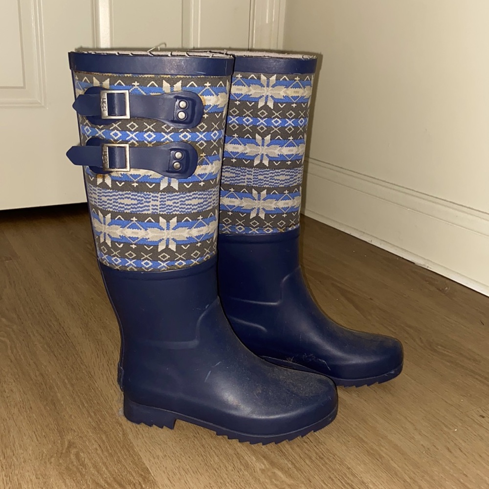 Size 5 UGG blue rain boots with fair isle design